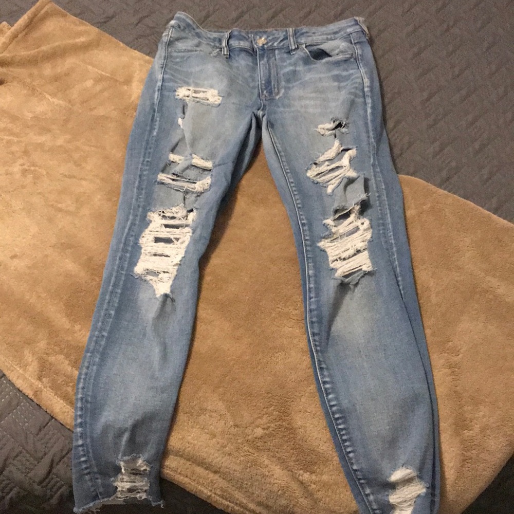 American Eagle Light Wash Ripped Jeans